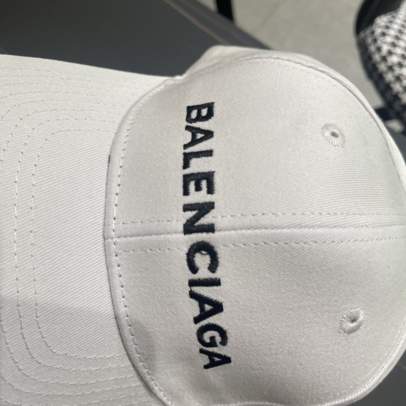 BALENCIAGA